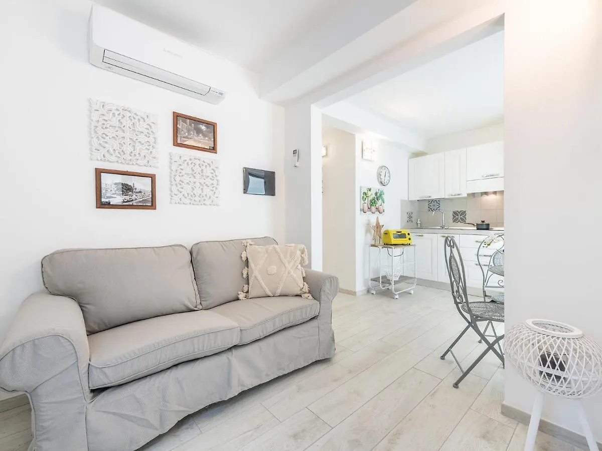 La Buona Stella Rooms - City Centre Cagliari