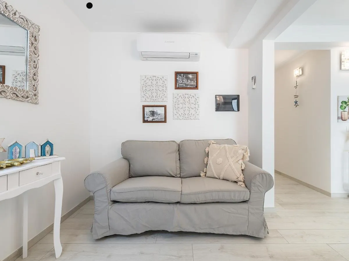 La Buona Stella Rooms - City Centre Cagliari Affittacamere