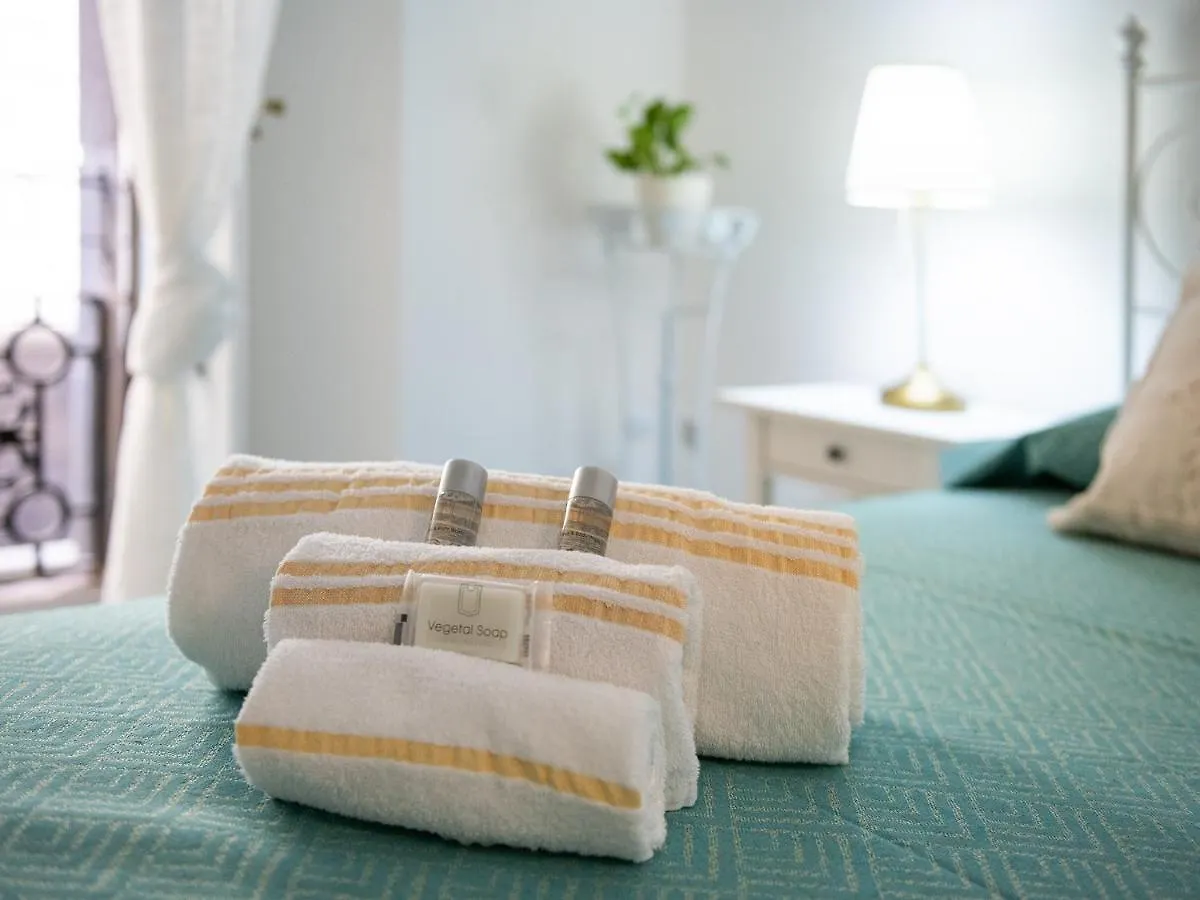 Affittacamere La Buona Stella Rooms - City Centre Cagliari